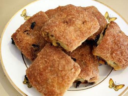 Cinnamon Raisin Nut Rugalach