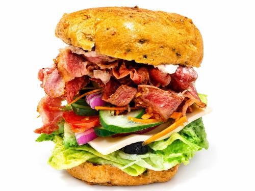 BAGEL PASTRAMI AND CHEESE